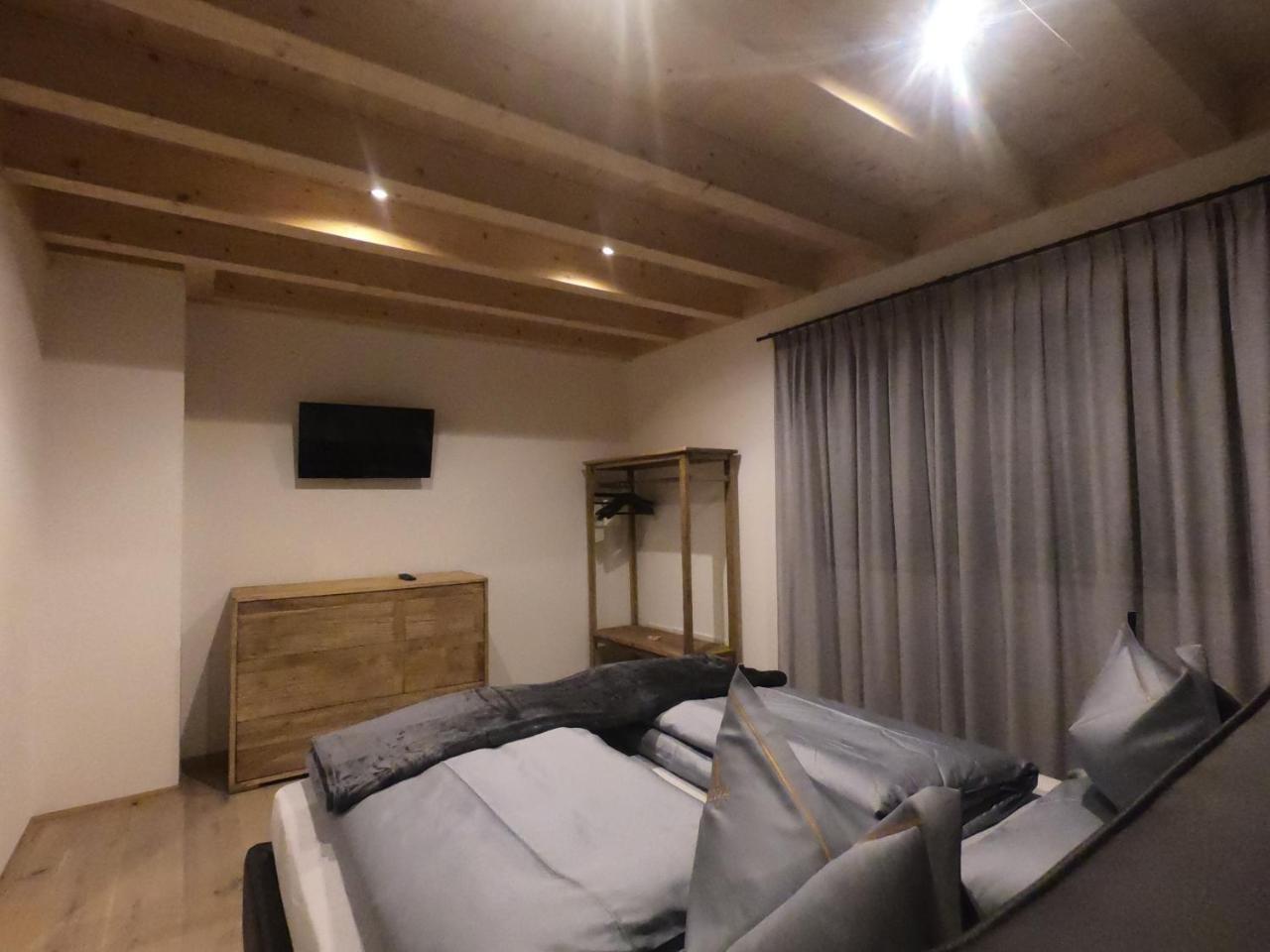 Antonya Apartments เชนนา ภายนอก รูปภาพ